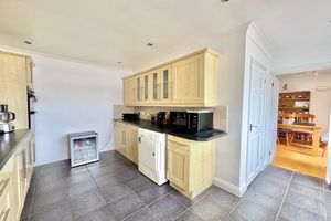 Kitchen- click for photo gallery